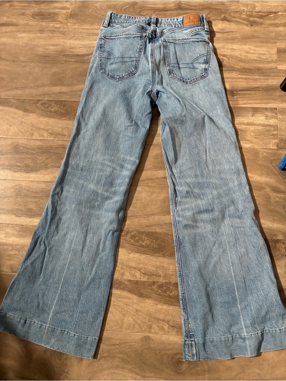 American Eagle Outfitters Light Blue Flare Jeans - Picture 2 of 3